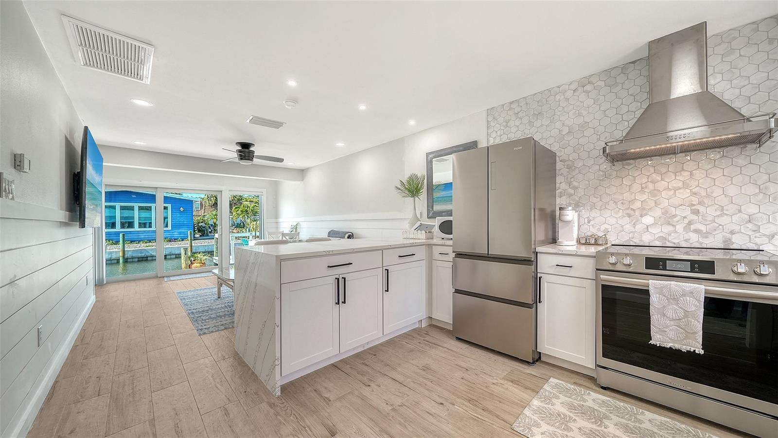 Image 8 of 53 For 729 Saint Judes Drive S 3