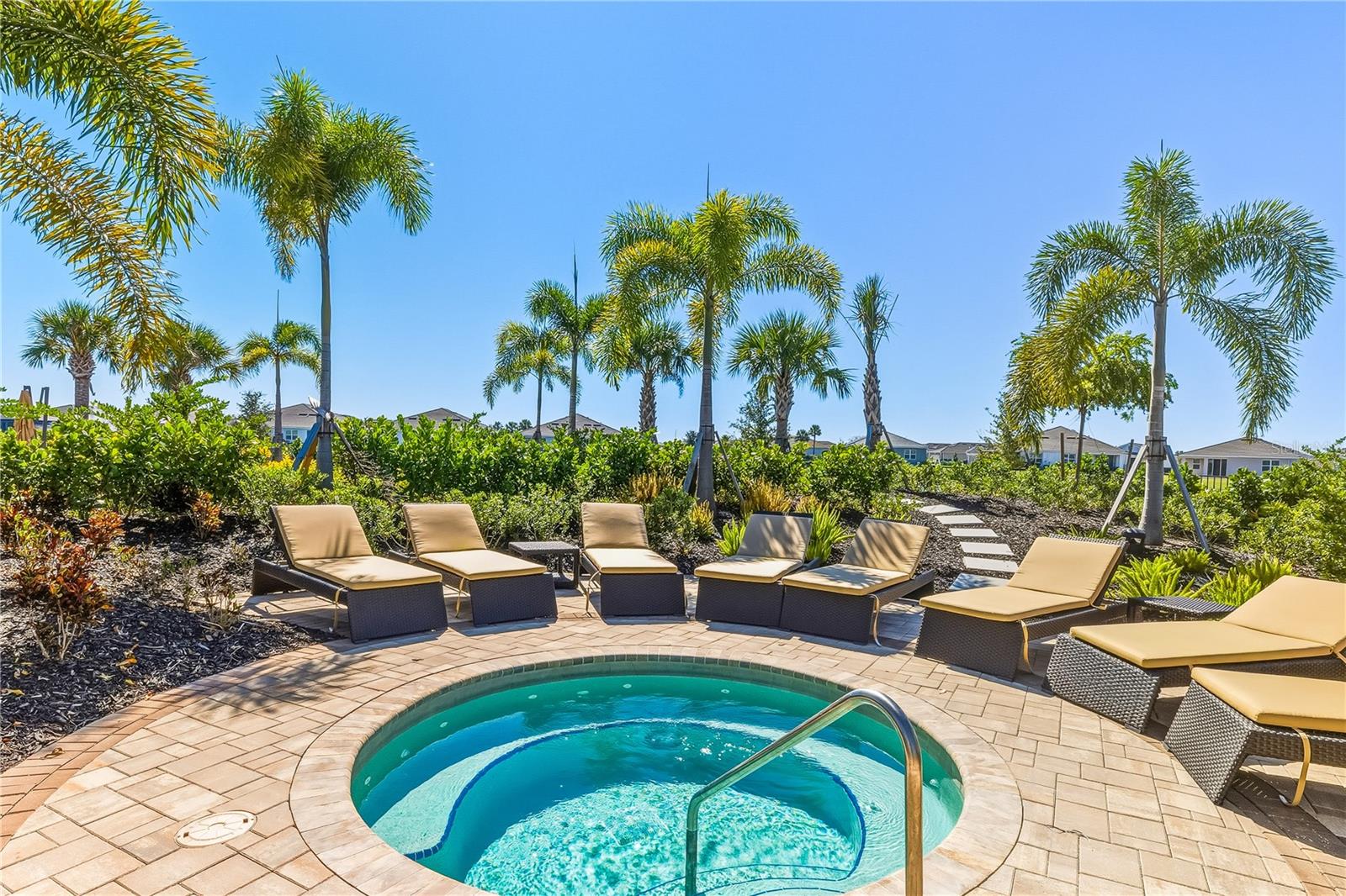 Listing photo id 25 for 18378 Tavernside Trail