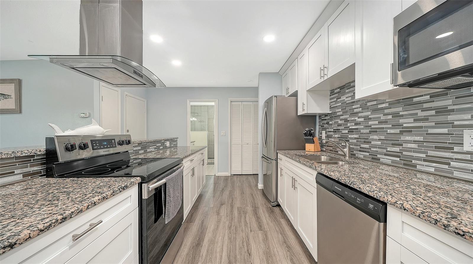 Image 10 of 27 For 972 Leeward Road