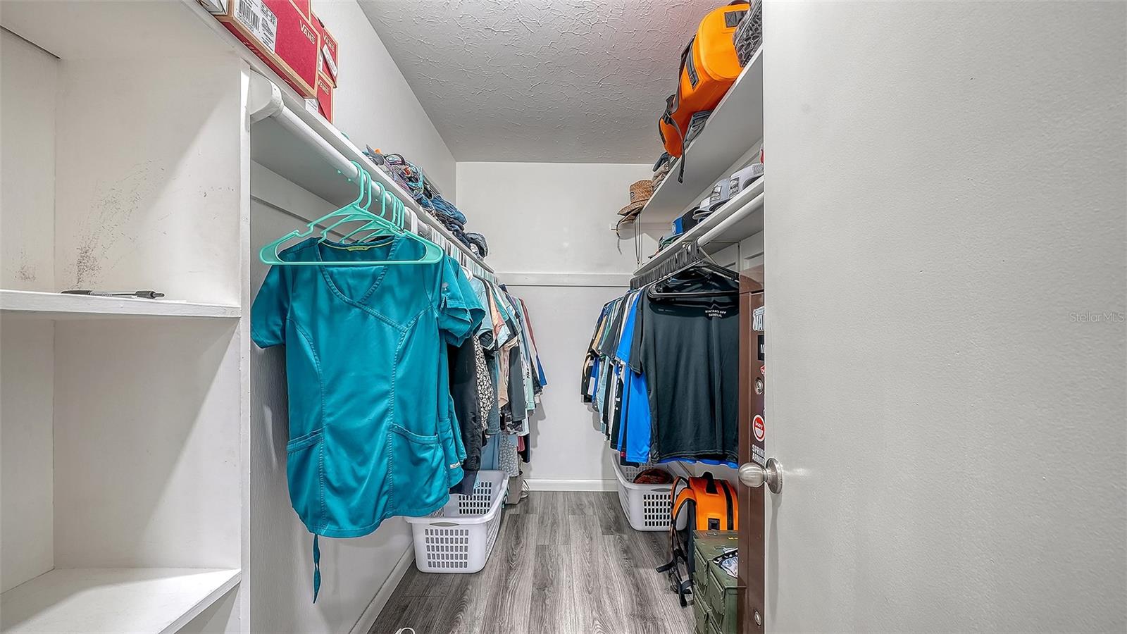 Image 16 of 27 For 972 Leeward Road