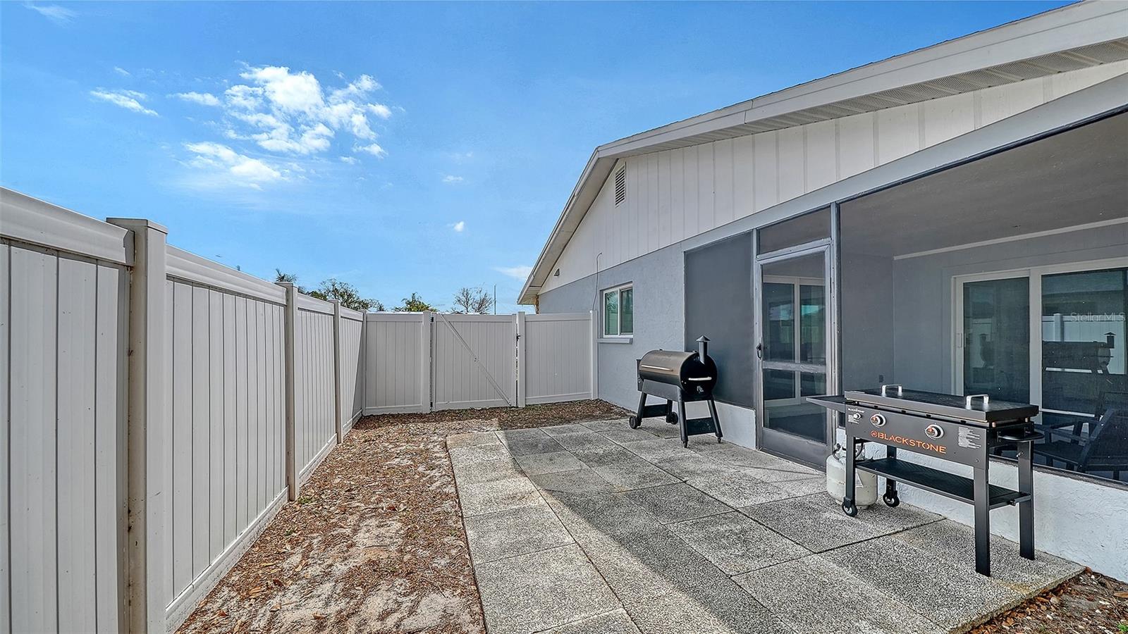 Image 23 of 27 For 972 Leeward Road