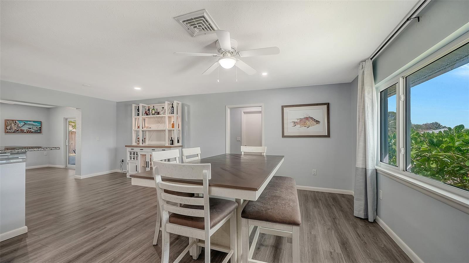 Image 6 of 27 For 972 Leeward Road