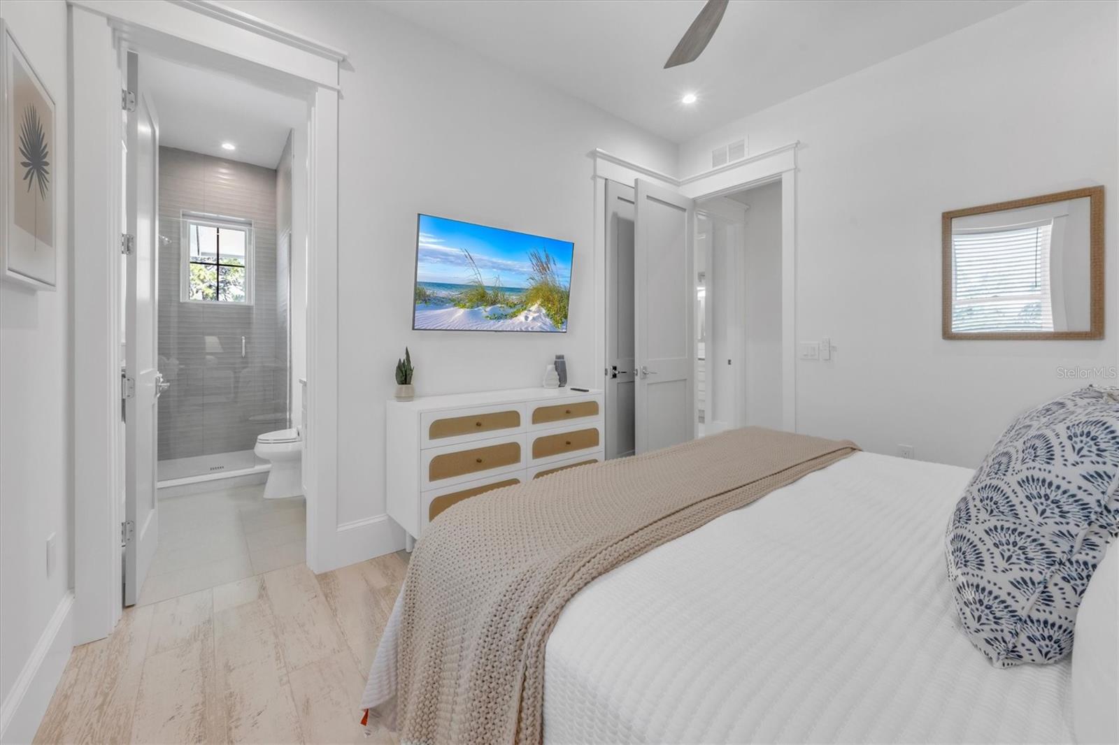 Image 23 of 70 For 518 Spring Avenue