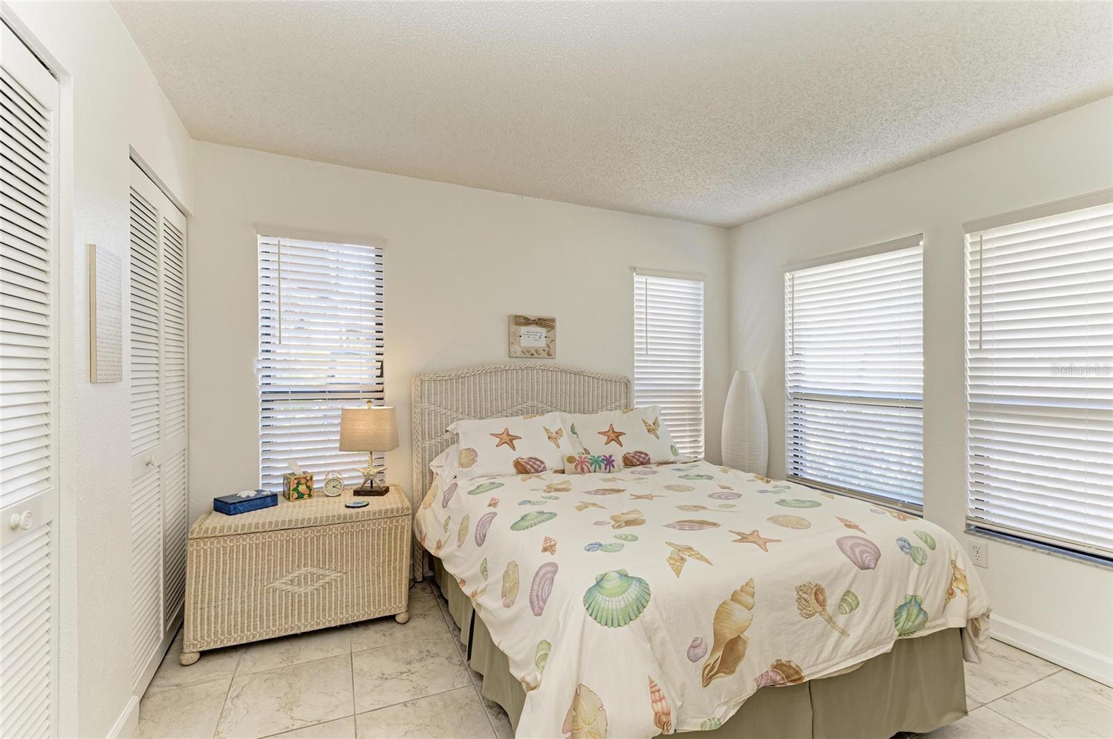 Image 21 of 48 For 7921 4th Avenue W