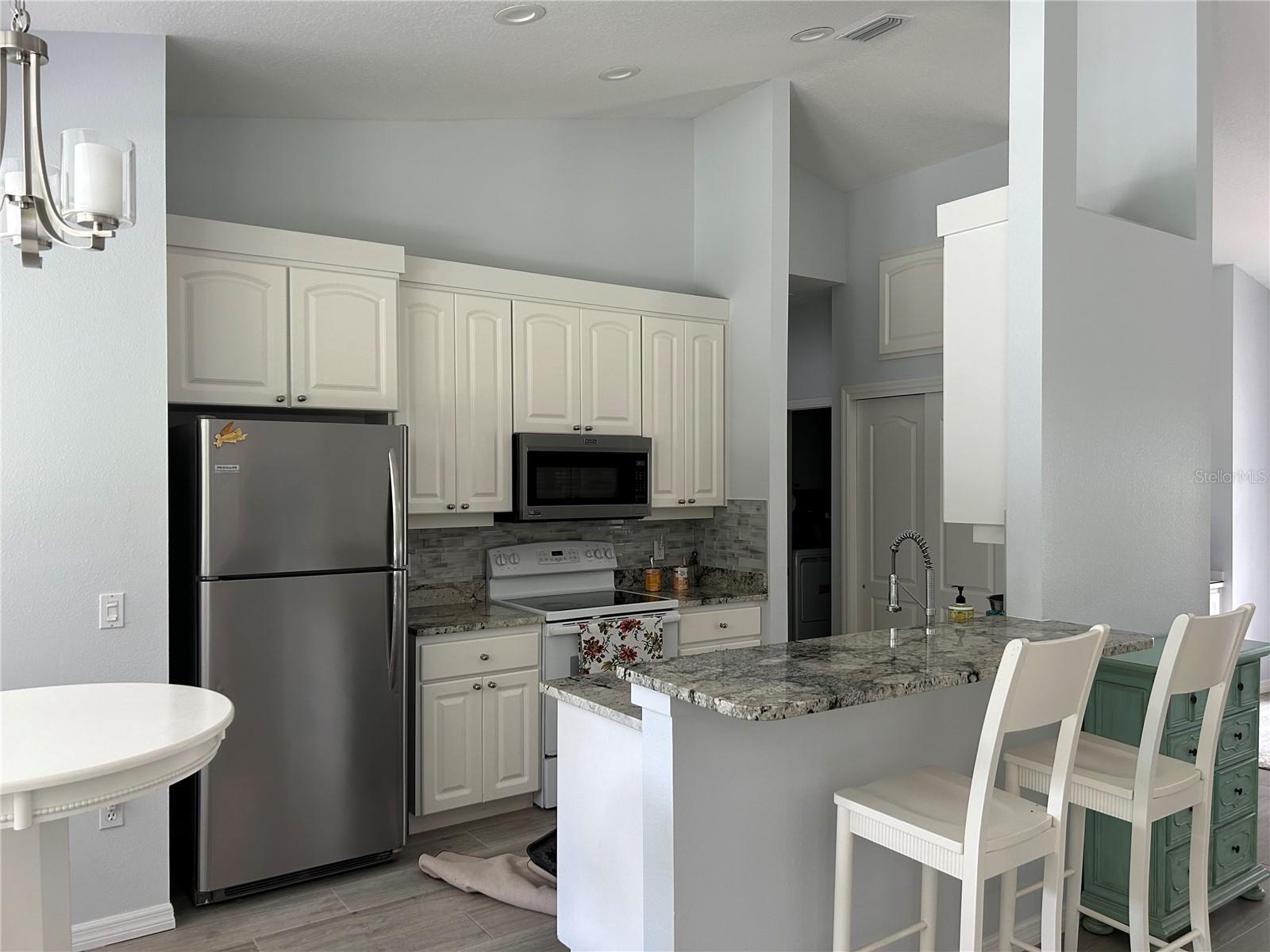 Image 11 of 21 For 5774 Lamp Post Drive