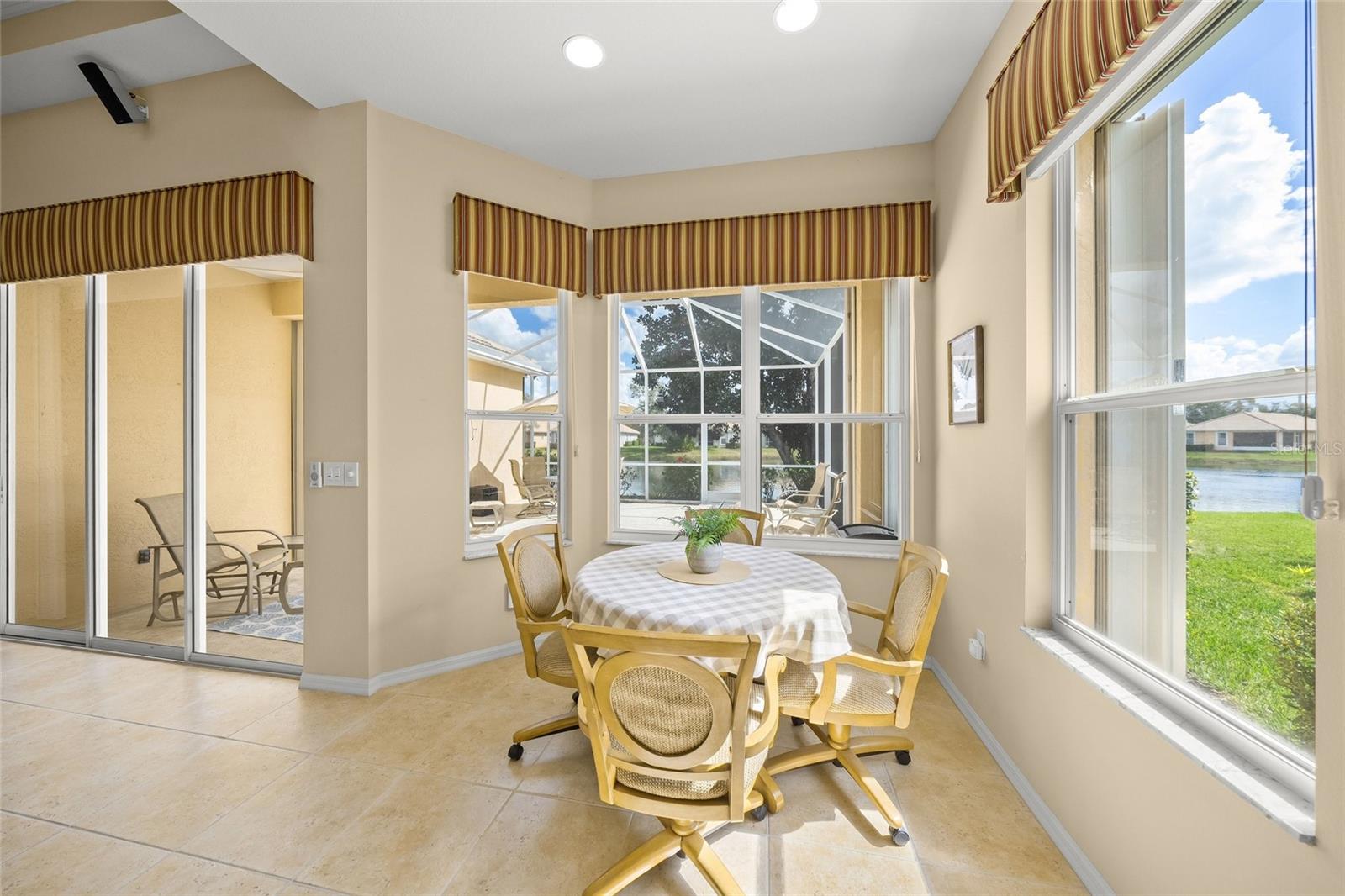 Image 16 of 51 For 4243 Miriana Way