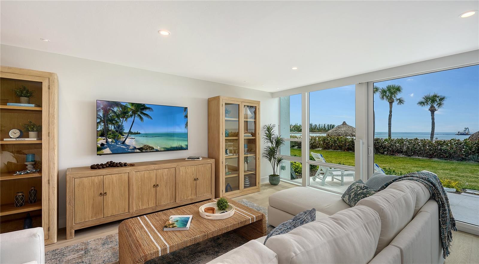 Image 12 of 40 For 100 Sands Point Road 114