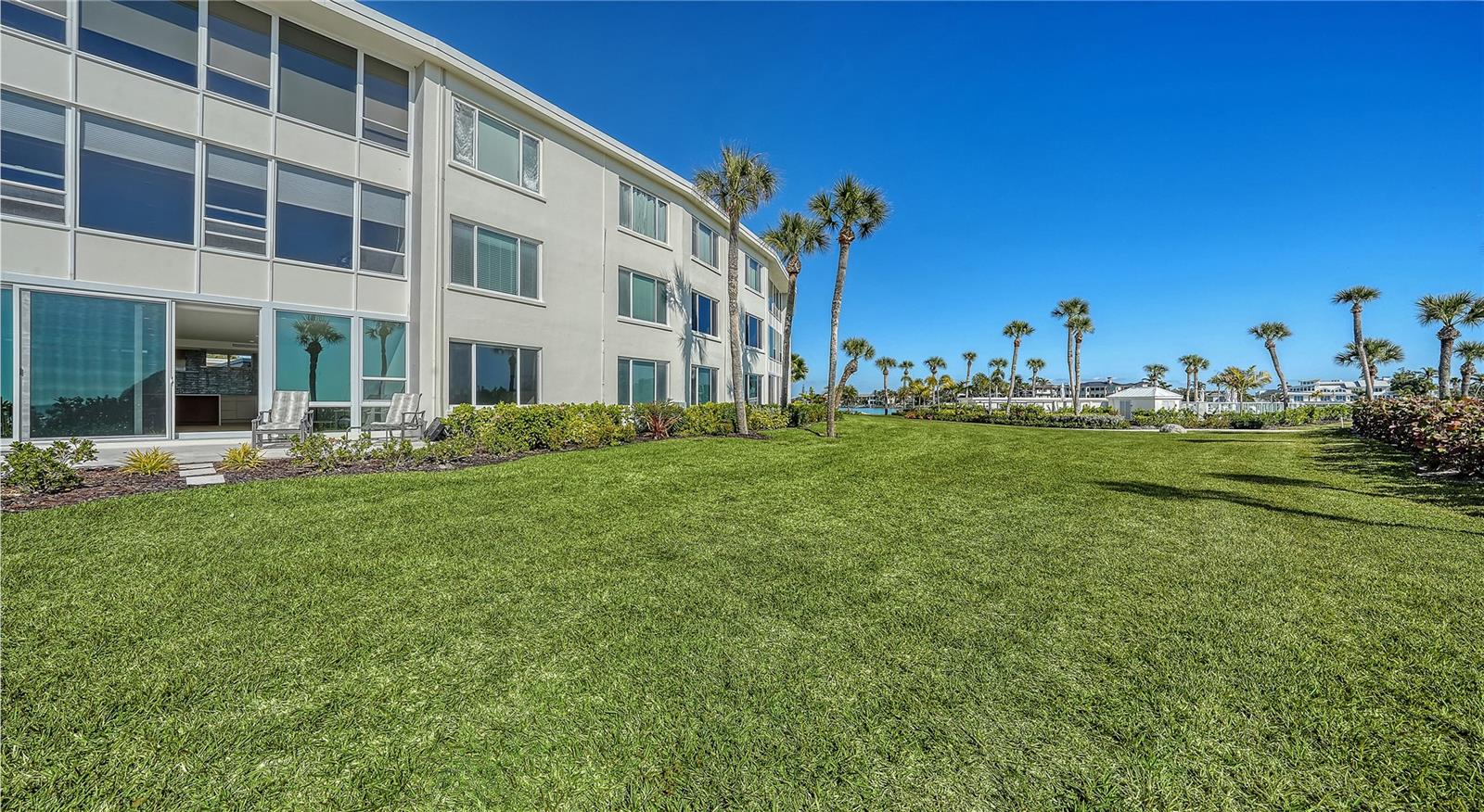 Image 19 of 40 For 100 Sands Point Road 114