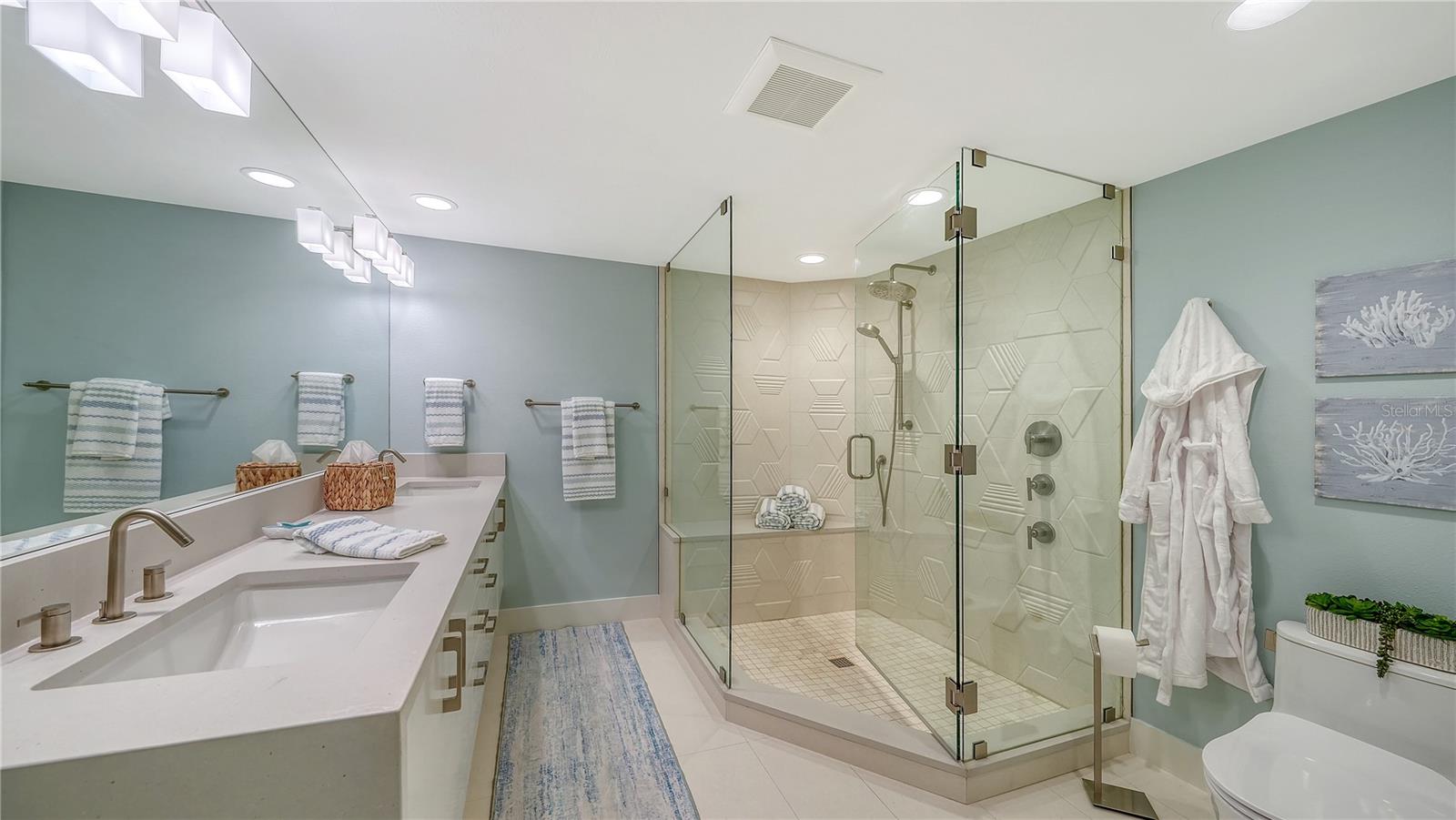 Image 26 of 40 For 100 Sands Point Road 114