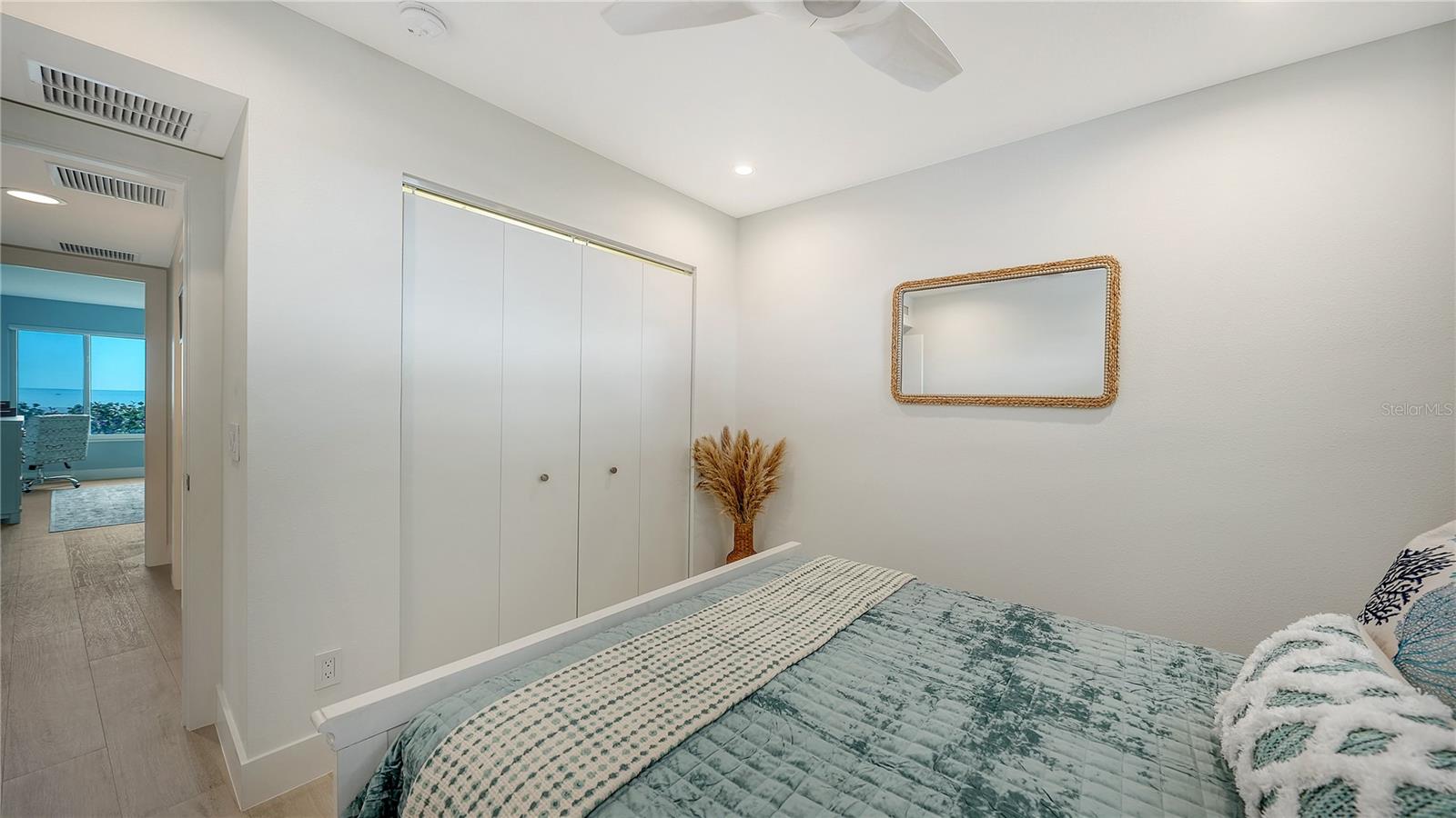 Image 31 of 40 For 100 Sands Point Road 114