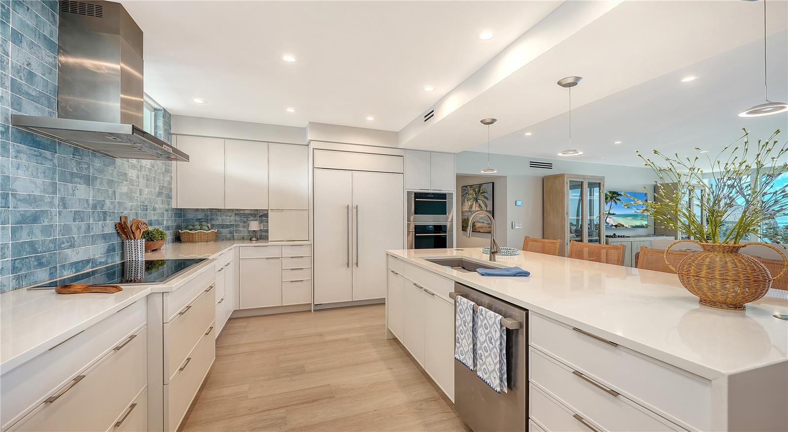 Image 5 of 40 For 100 Sands Point Road 114