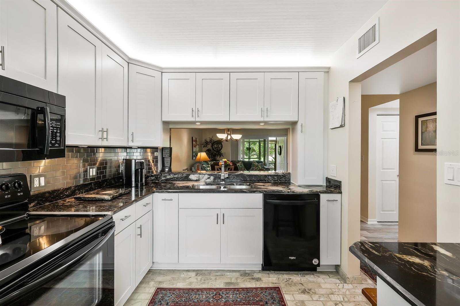 Image 10 of 35 For 9290 Lake Park Drive 104