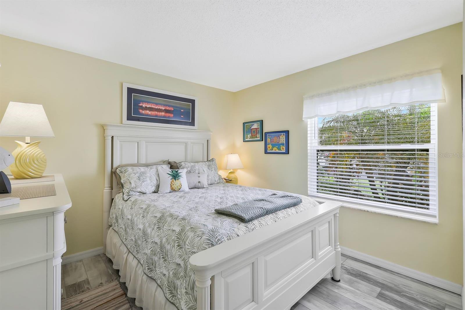 Image 15 of 35 For 9290 Lake Park Drive 104