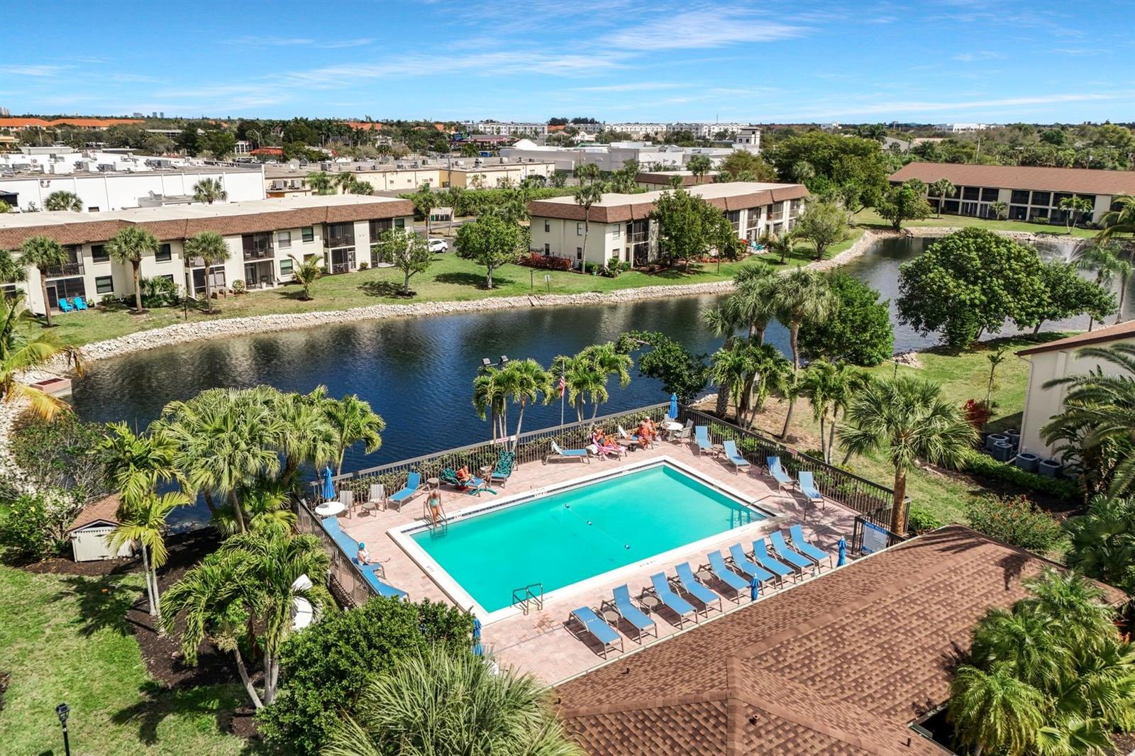 Image 27 of 35 For 9290 Lake Park Drive 104