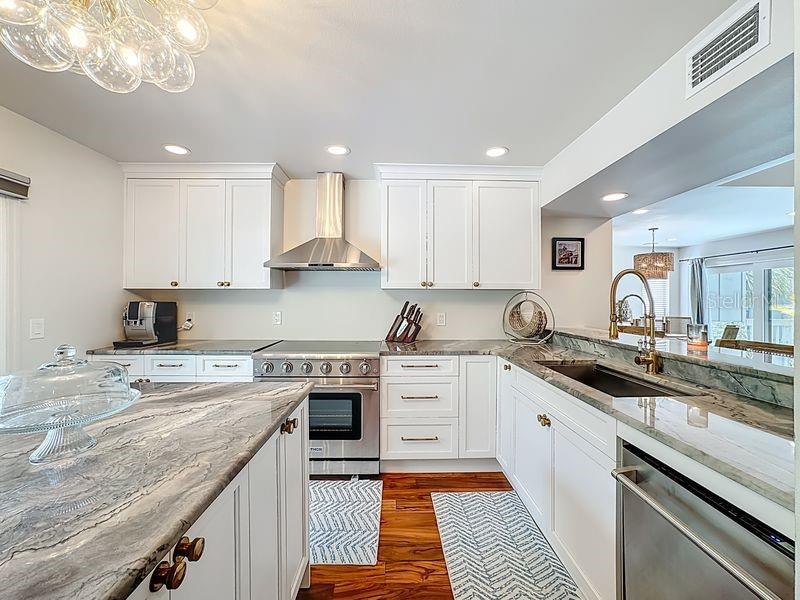 Image 10 of 34 For 1445 Landings Circle 69