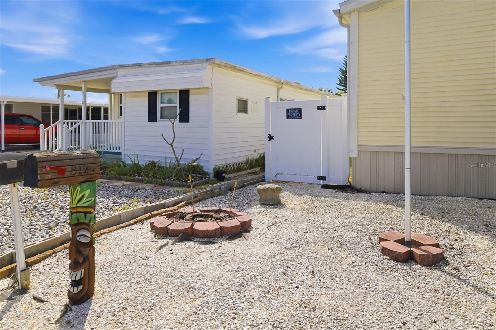 Image 3 of 70 For 812 50th Avenue Terrace W