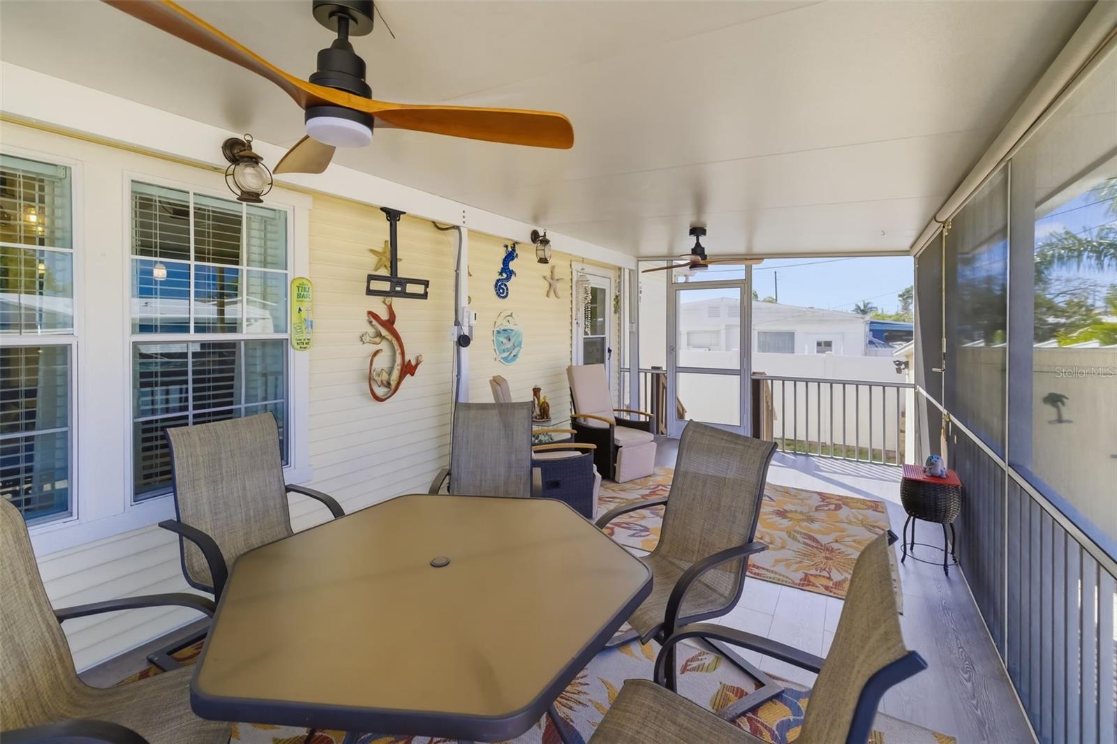 Image 55 of 70 For 812 50th Avenue Terrace W