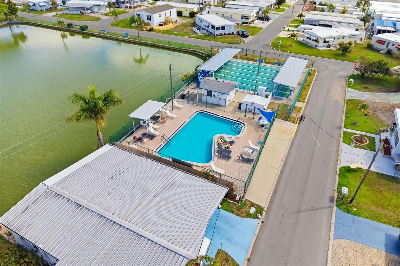 Image 56 of 70 For 812 50th Avenue Terrace W