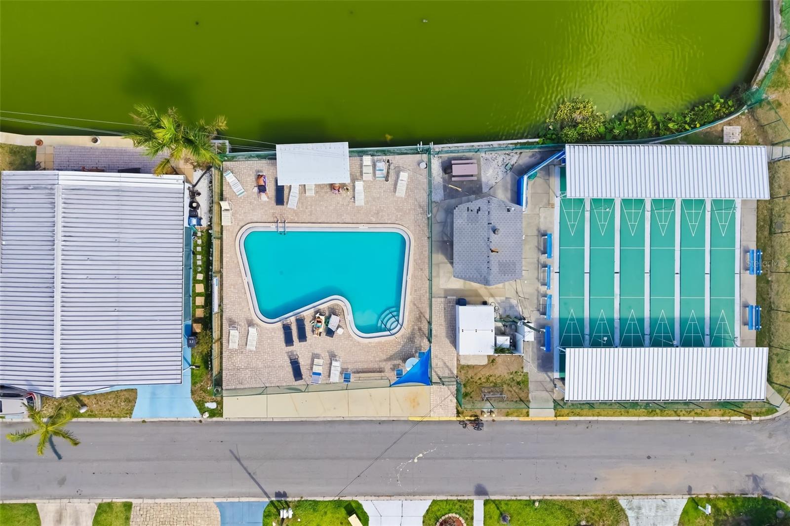 Image 57 of 70 For 812 50th Avenue Terrace W