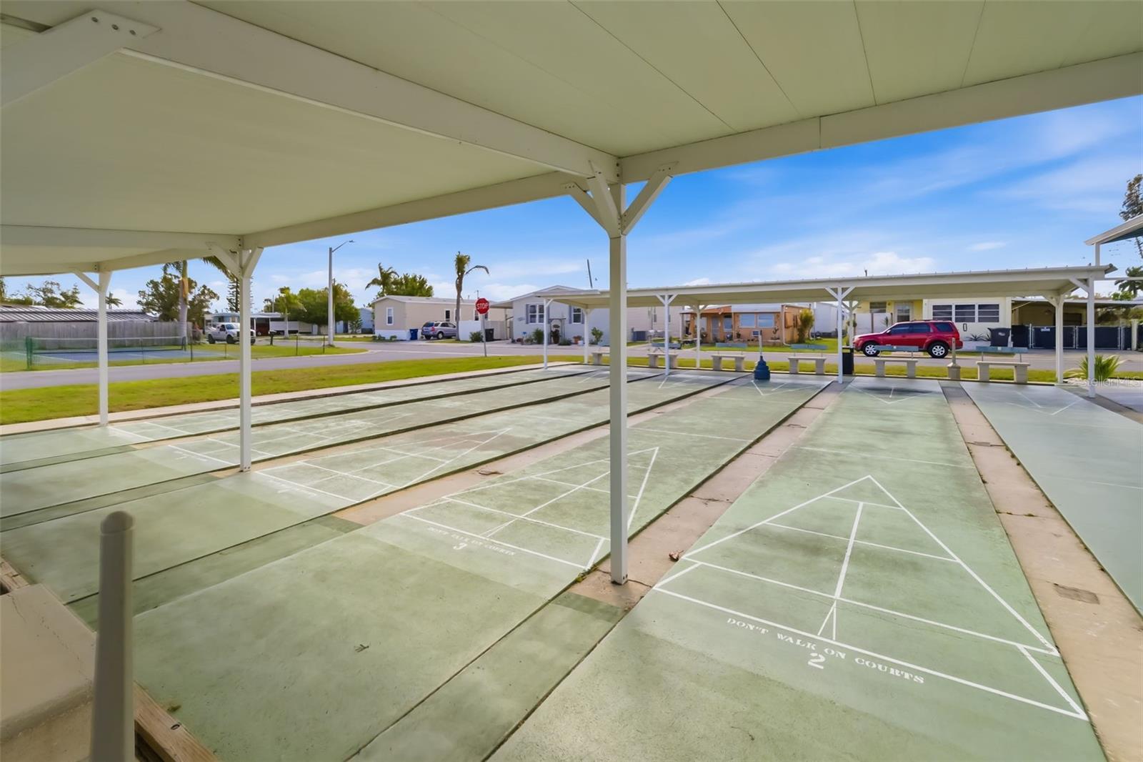 Image 62 of 70 For 812 50th Avenue Terrace W