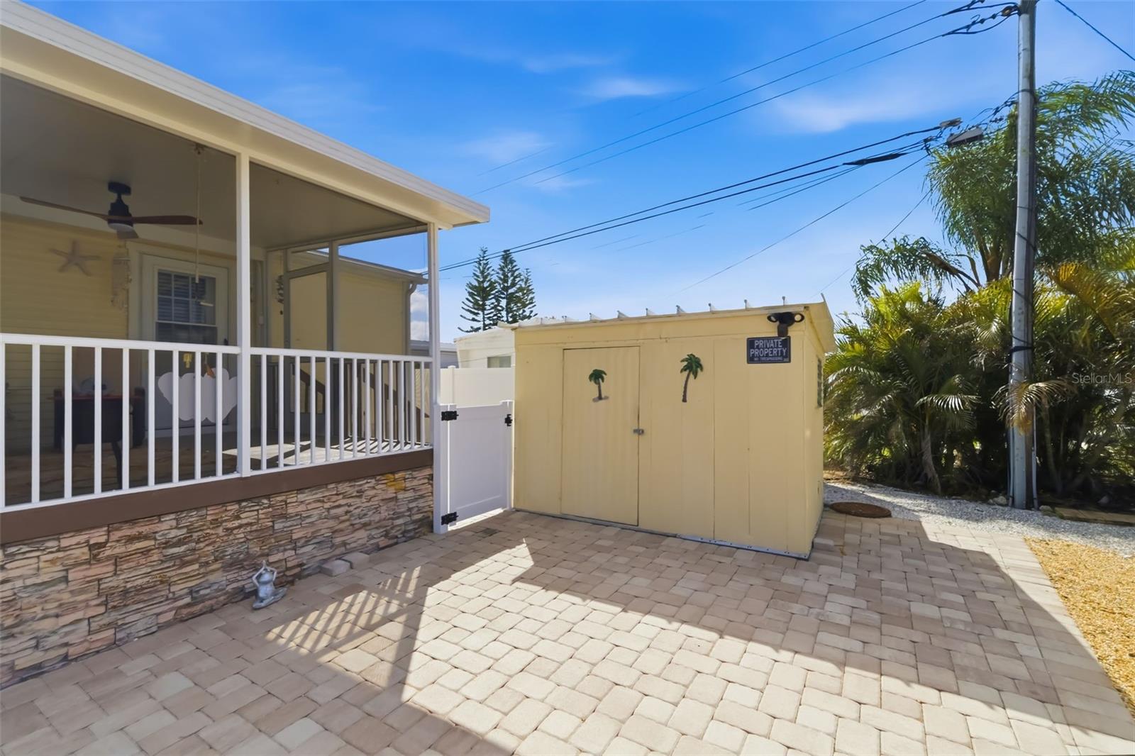 Image 8 of 70 For 812 50th Avenue Terrace W
