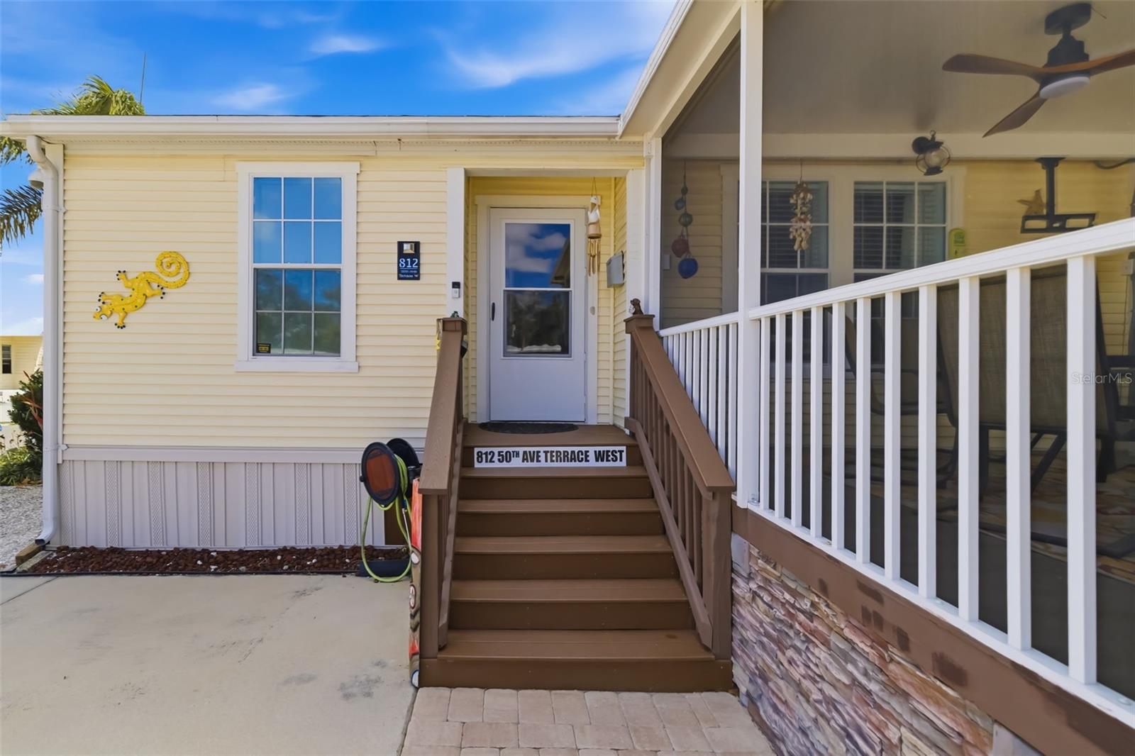 Image 9 of 70 For 812 50th Avenue Terrace W