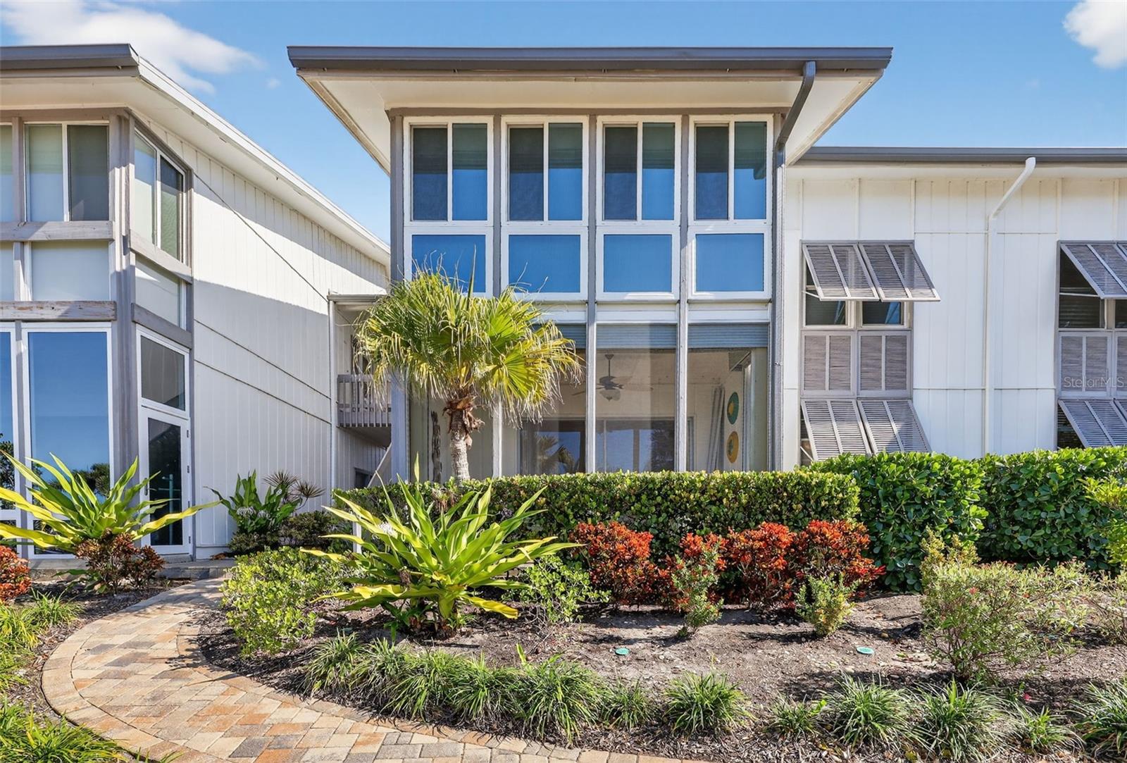 Image 4 of 52 For 6012 Peppertree Way 227b