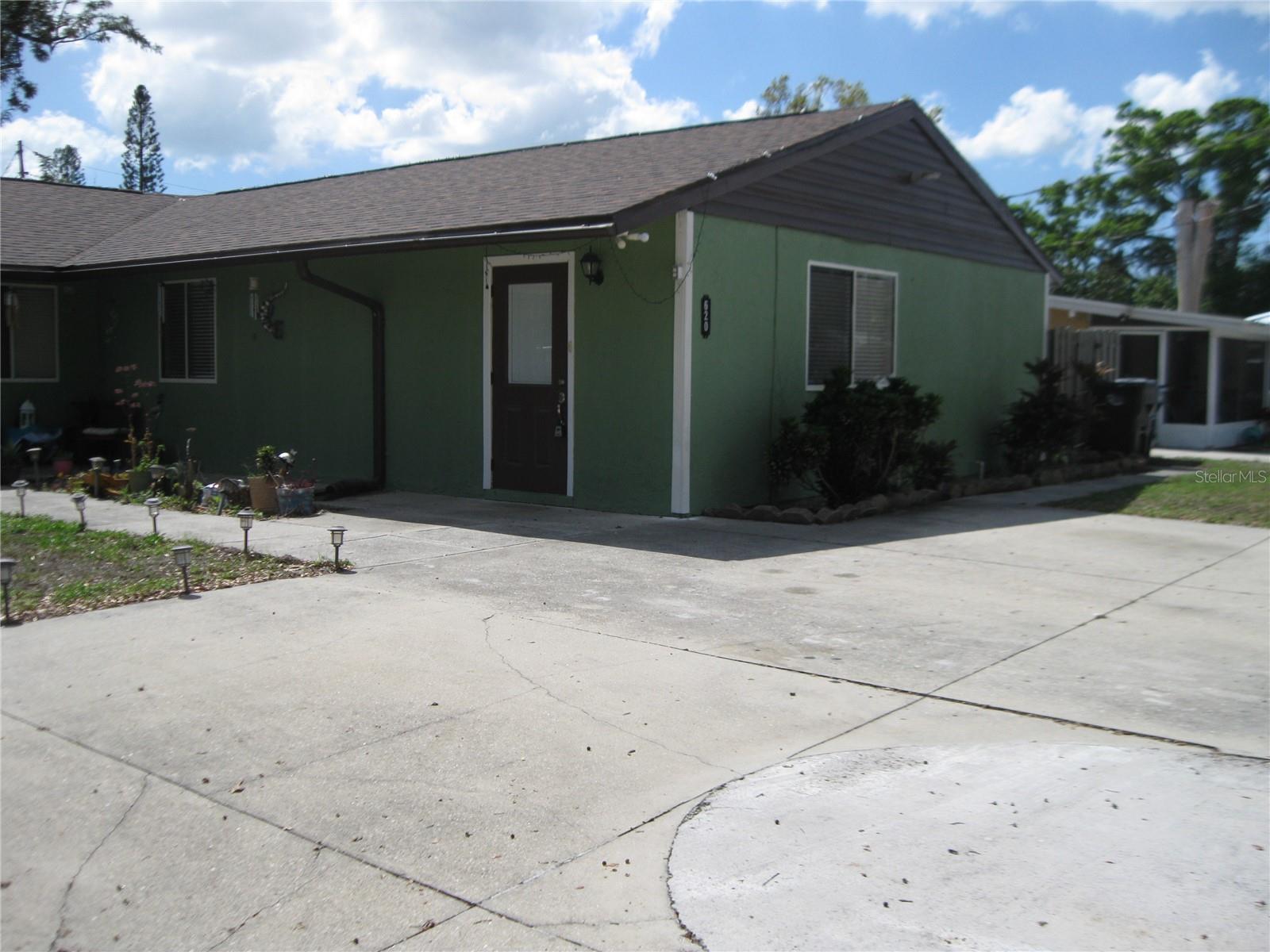 Image 2 of 15 For 620 31st Avenue E