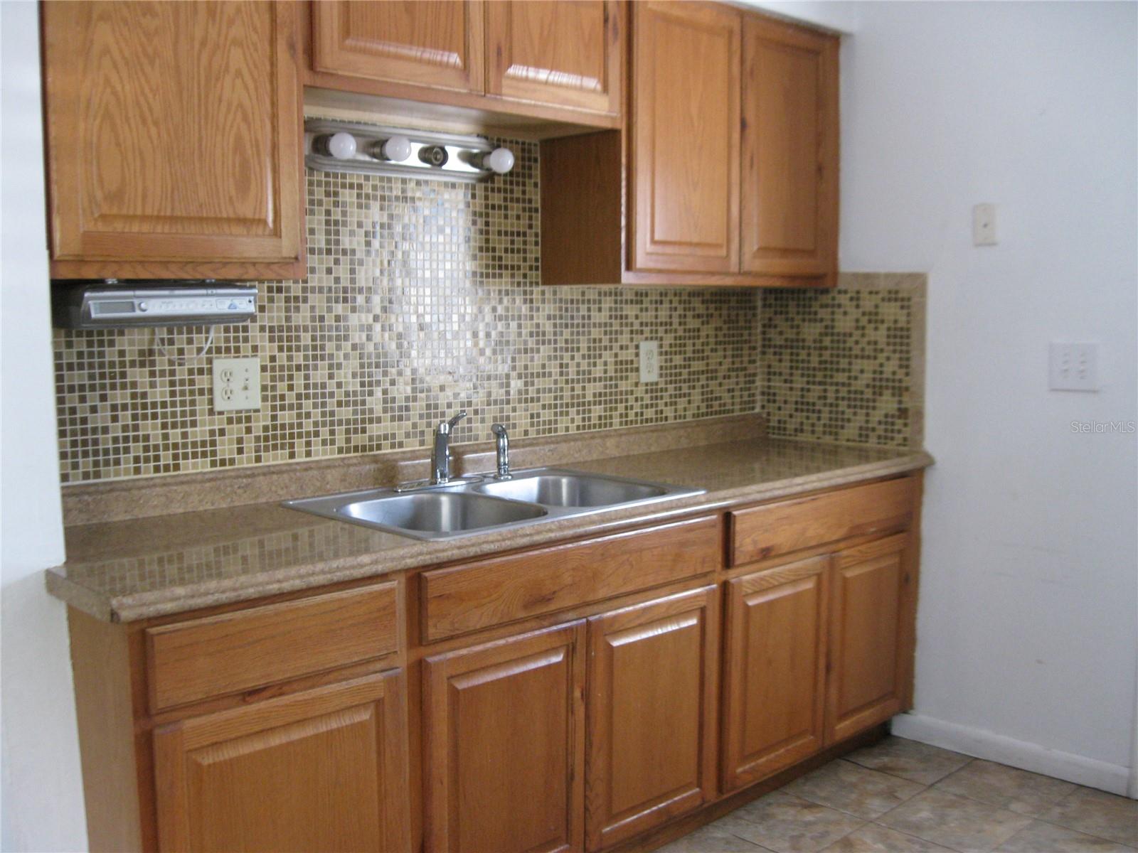 Image 5 of 15 For 620 31st Avenue E