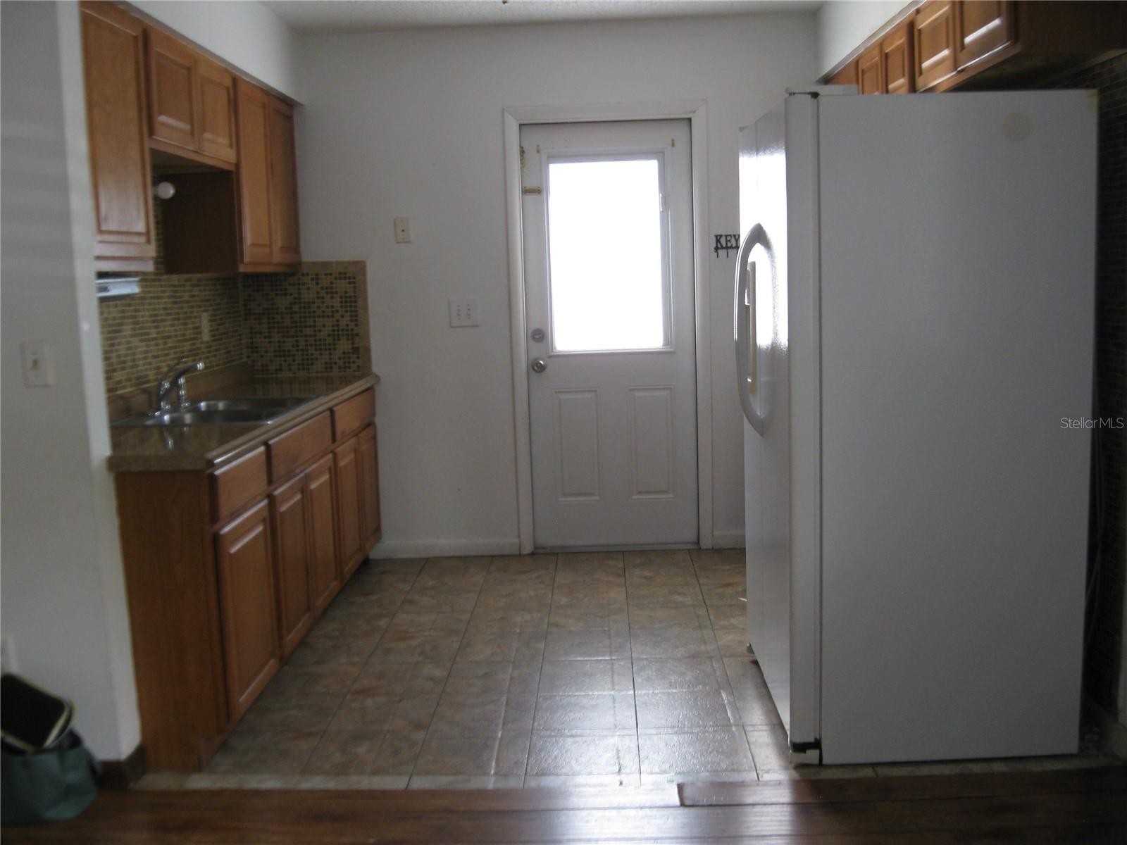 Image 8 of 15 For 620 31st Avenue E