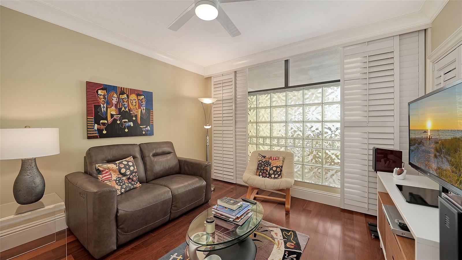 Image 20 of 46 For 2110 Harbourside Drive 536