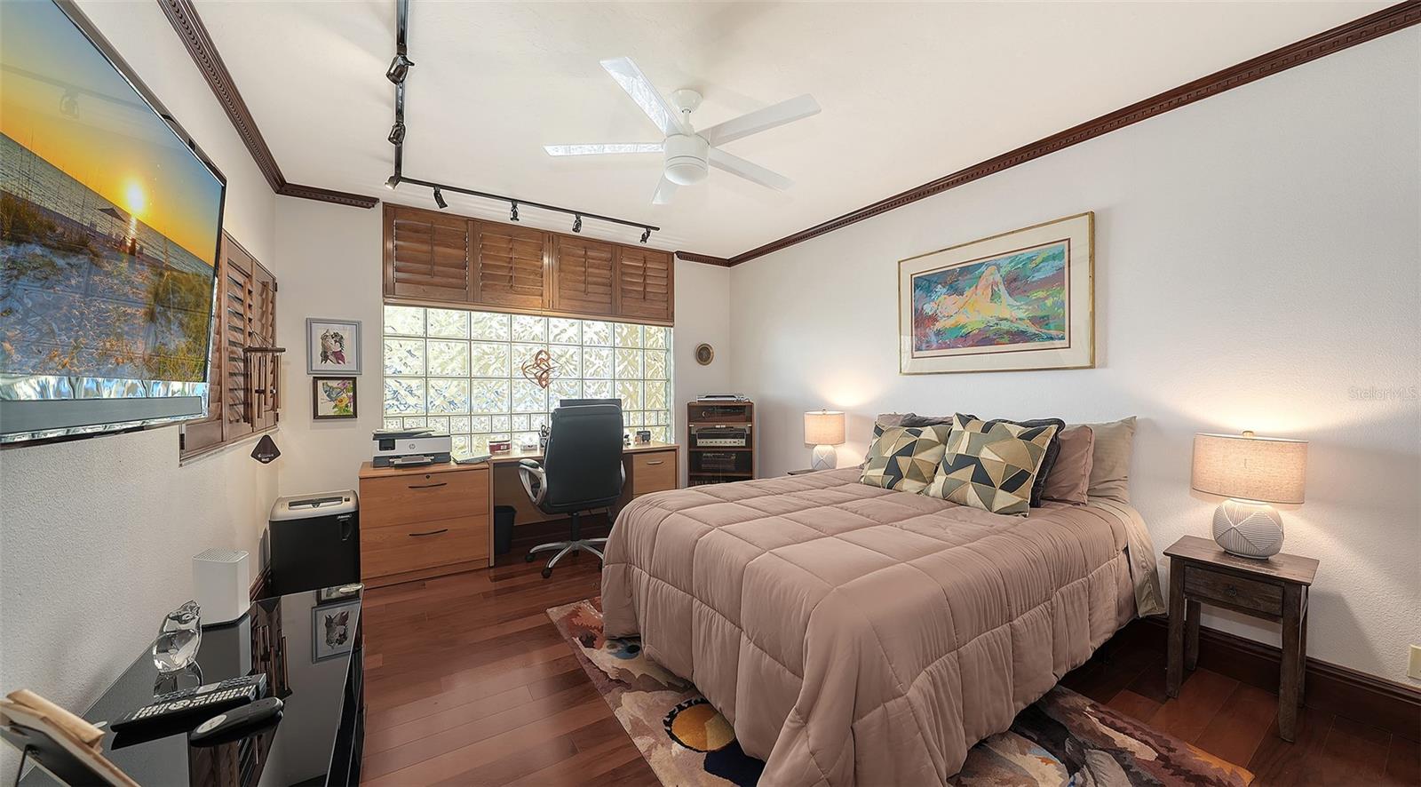 Image 22 of 46 For 2110 Harbourside Drive 536