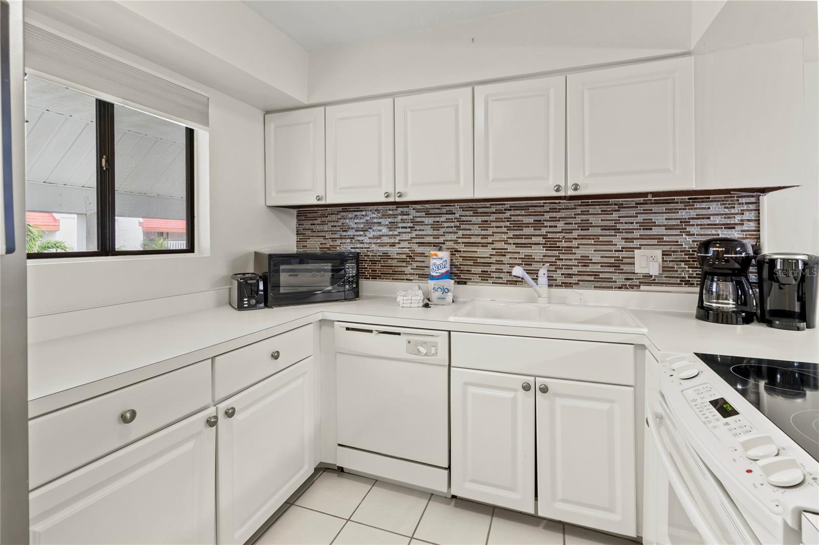 Image 33 of 38 For 1801 Gulf Drive N 275