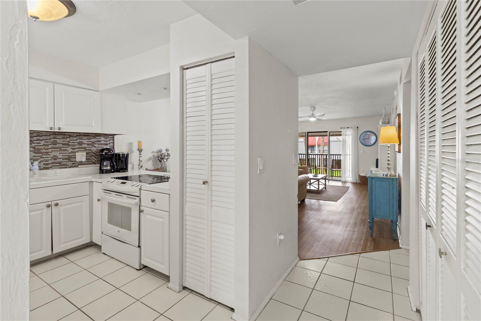 Image 35 of 38 For 1801 Gulf Drive N 275