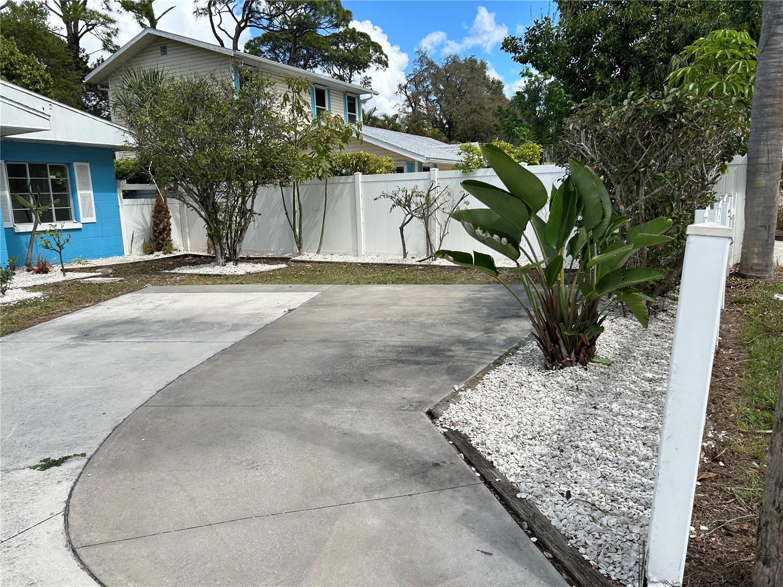 Image 2 of 12 For 1037 40th Street