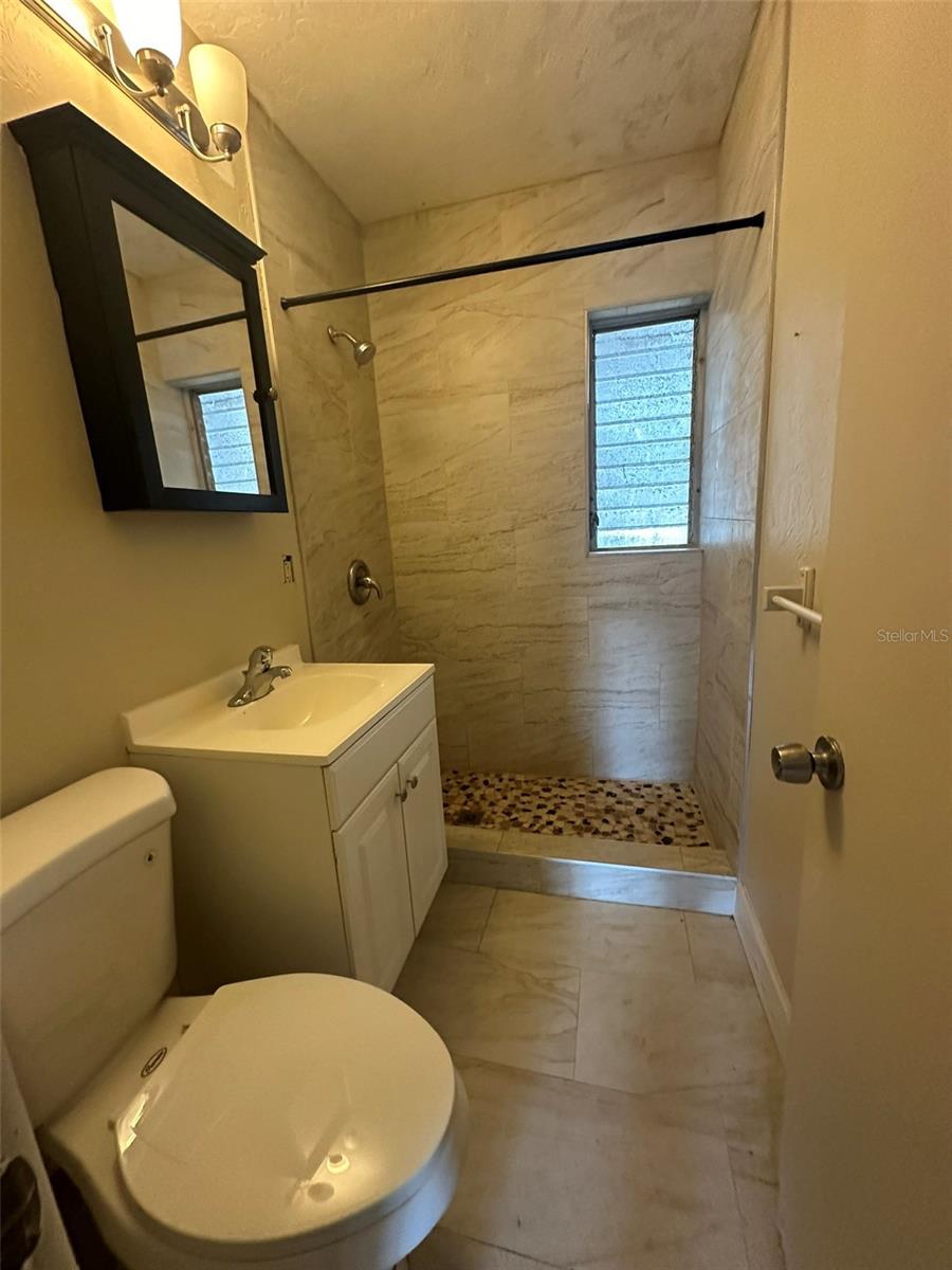 Image 9 of 12 For 1037 40th Street