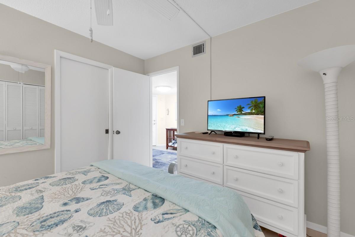 Image 16 of 24 For 2312 Gulf Drive N 103