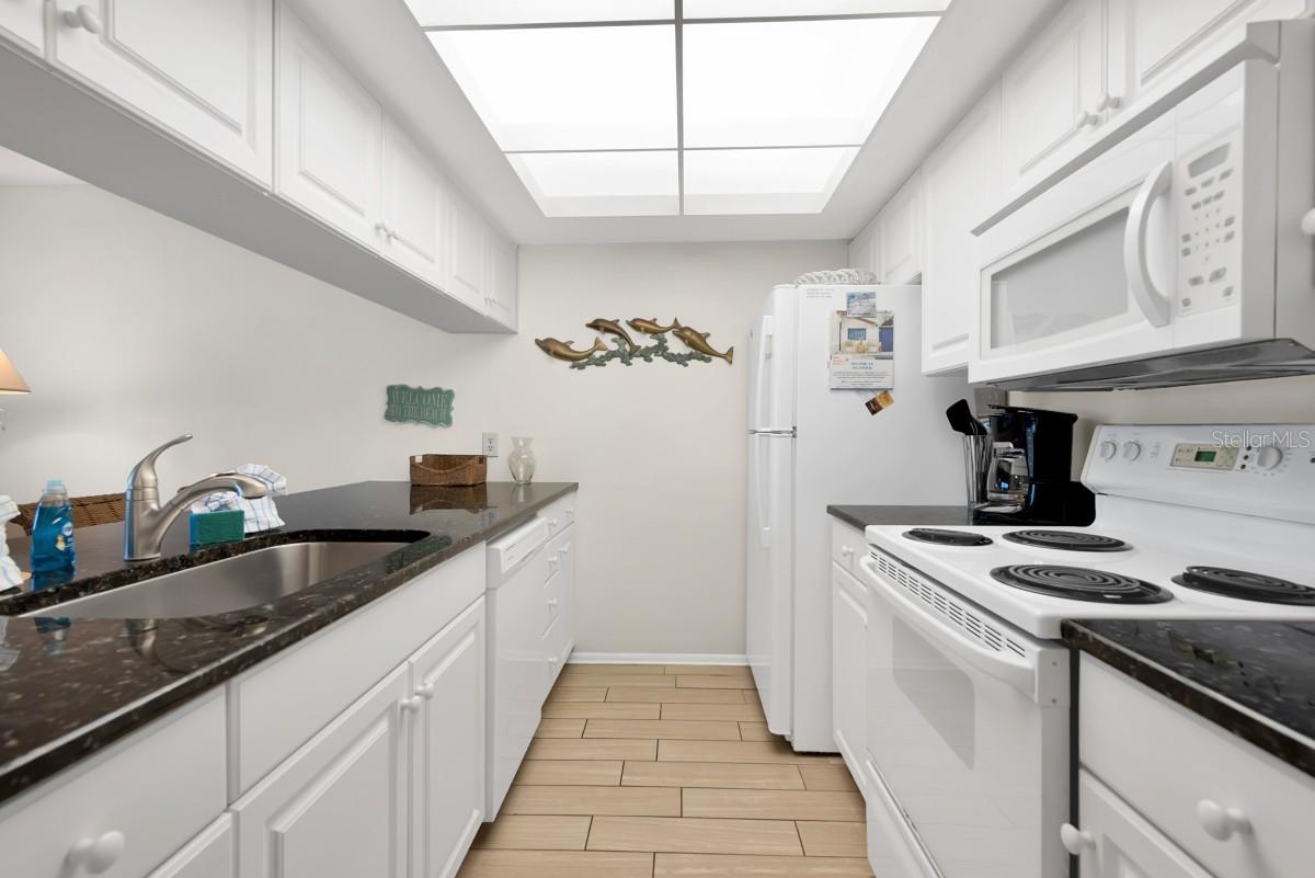 Image 5 of 24 For 2312 Gulf Drive N 103