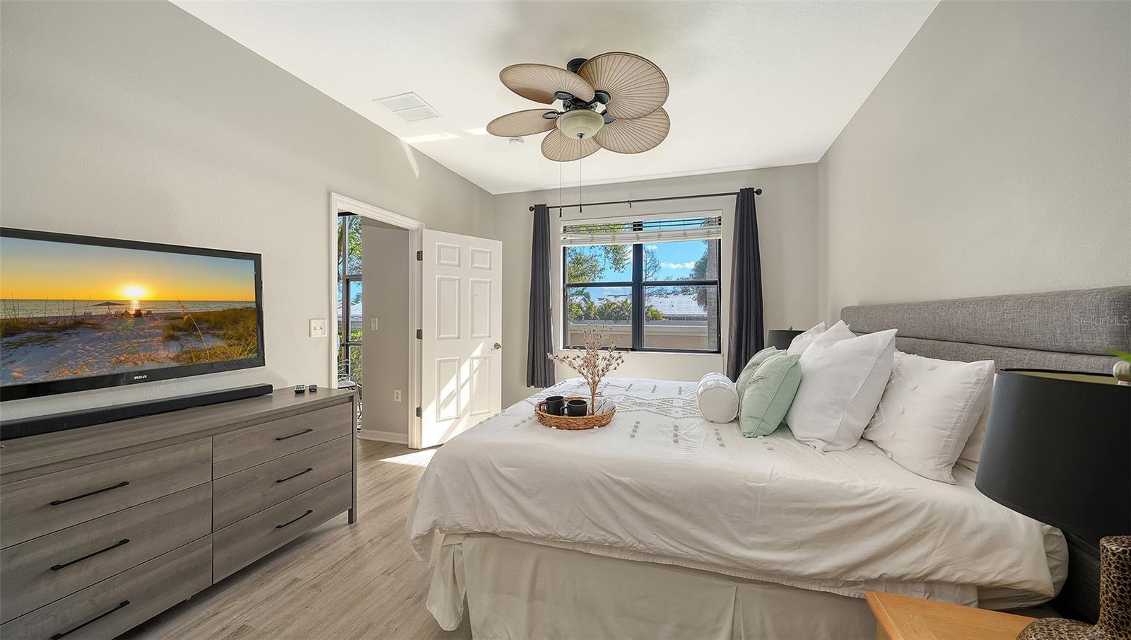 Image 10 of 32 For 4303 Via Piedra Circle 6-101