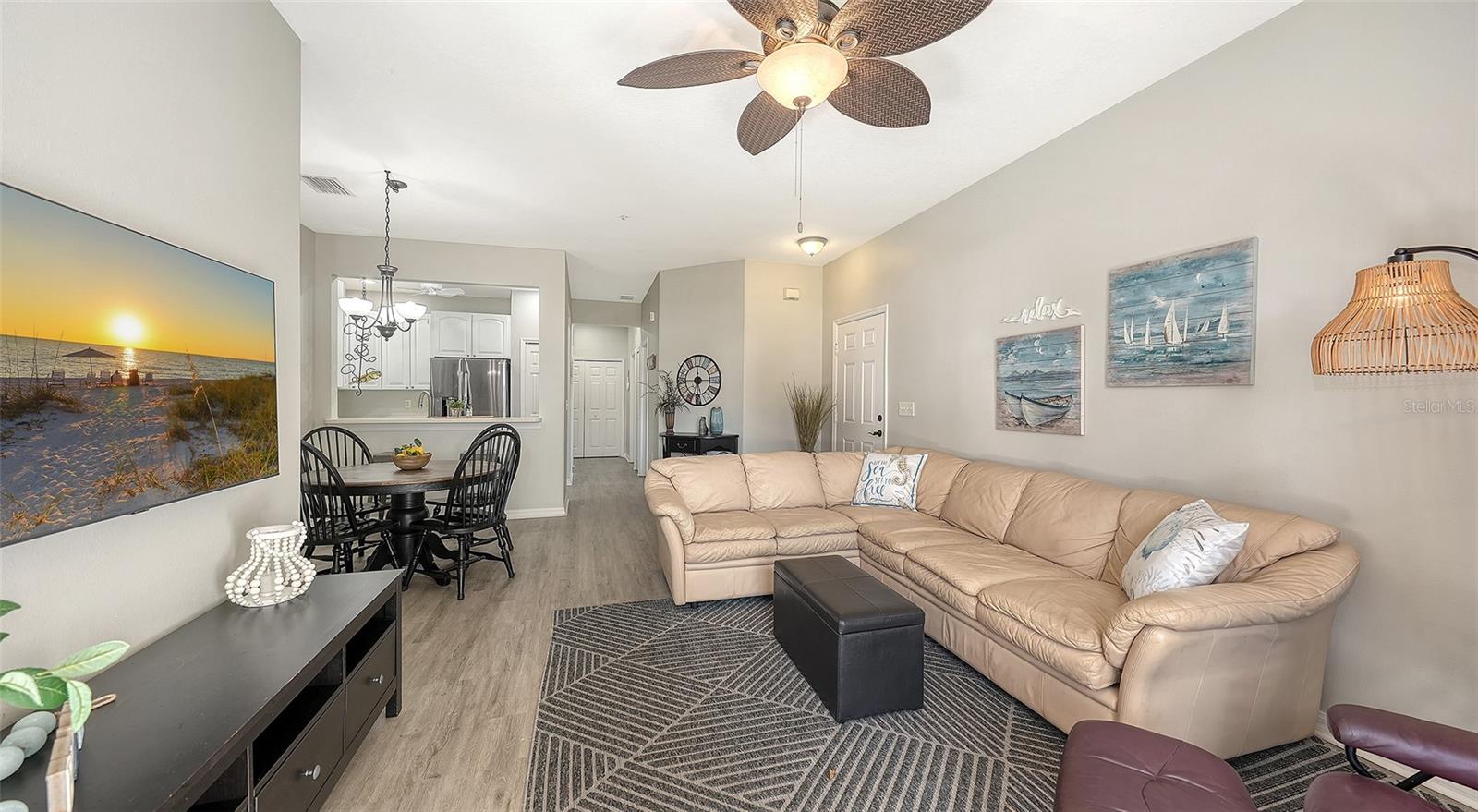 Image 4 of 32 For 4303 Via Piedra Circle 6-101