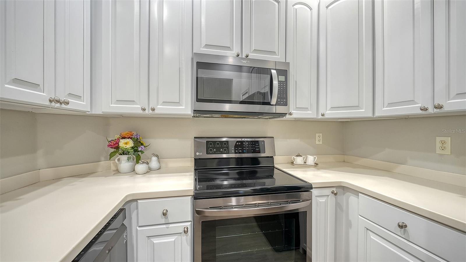 Image 6 of 32 For 4303 Via Piedra Circle 6-101