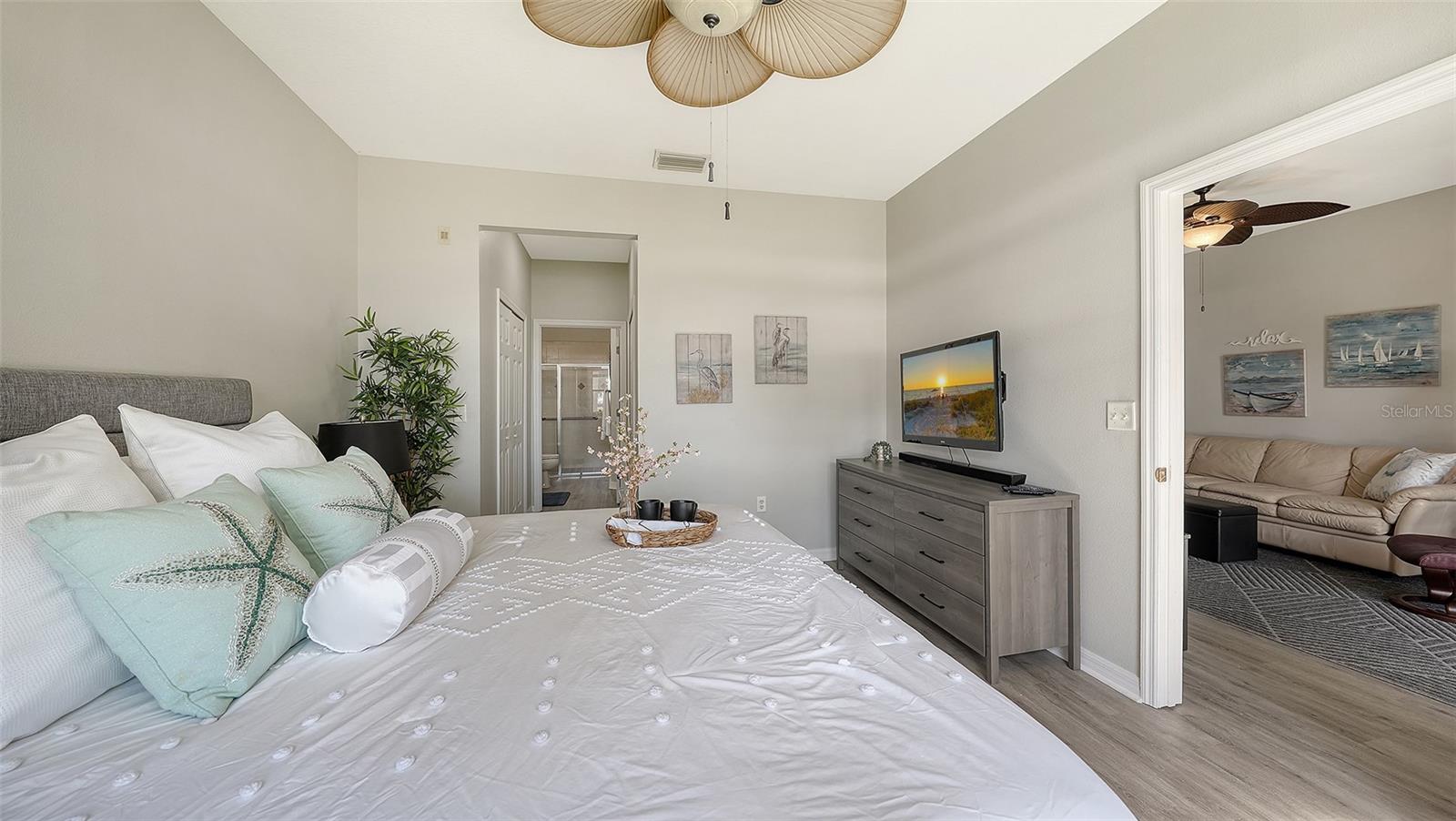 Image 9 of 32 For 4303 Via Piedra Circle 6-101