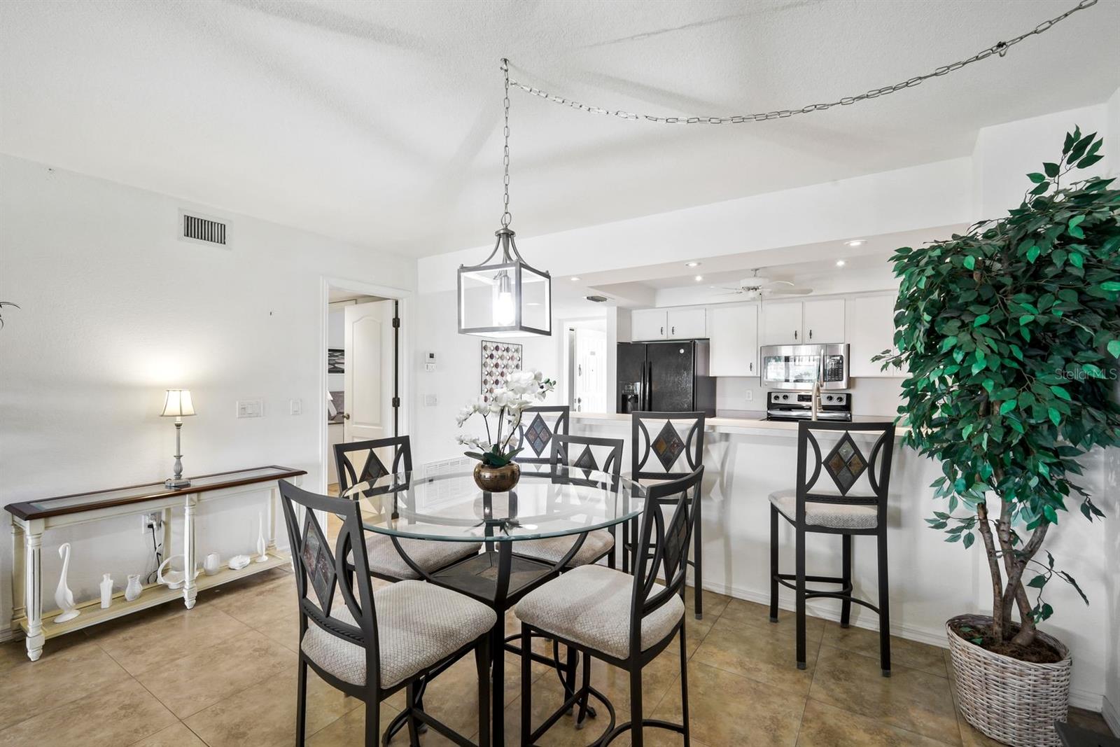 Image 12 of 30 For 1335 Saxony Circle 314