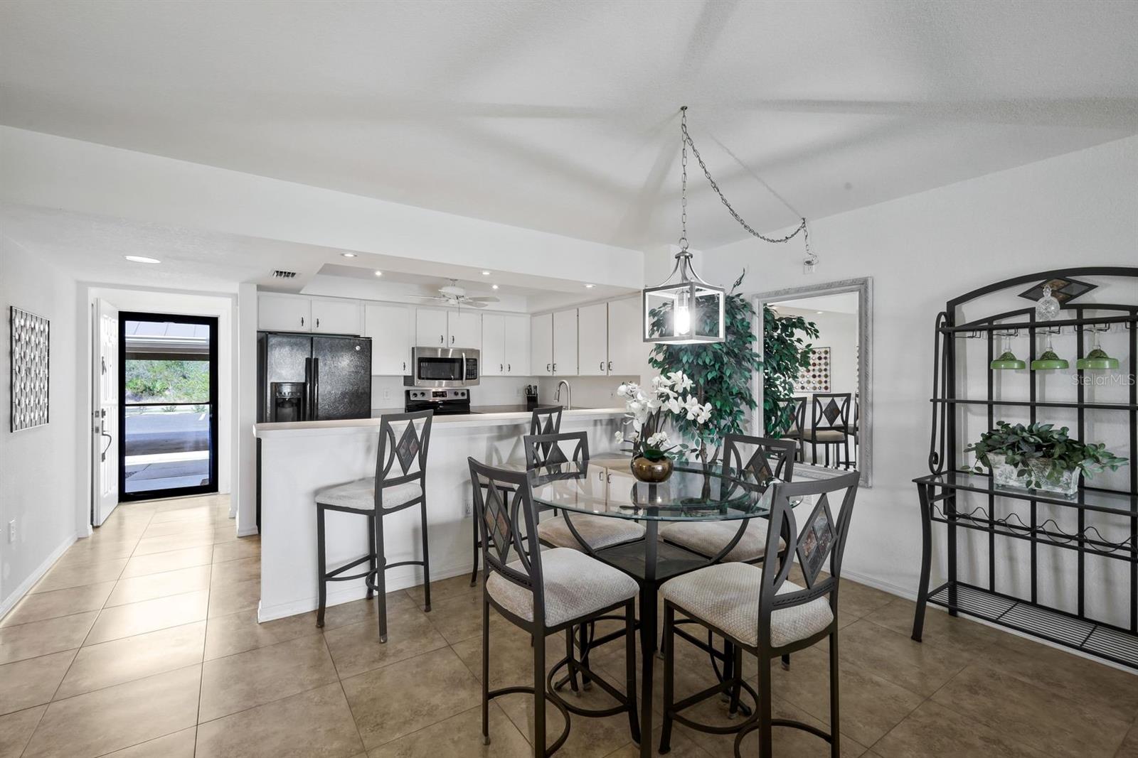 Image 3 of 30 For 1335 Saxony Circle 314