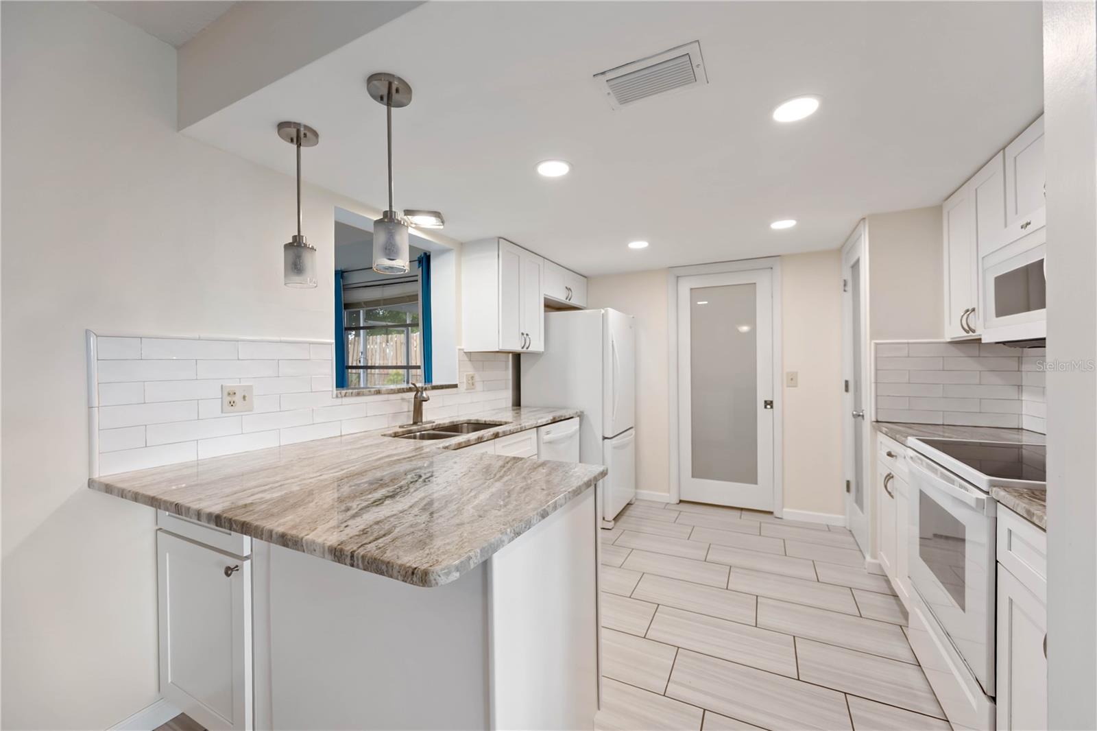 Image 16 of 56 For 181 Sandhurst Drive