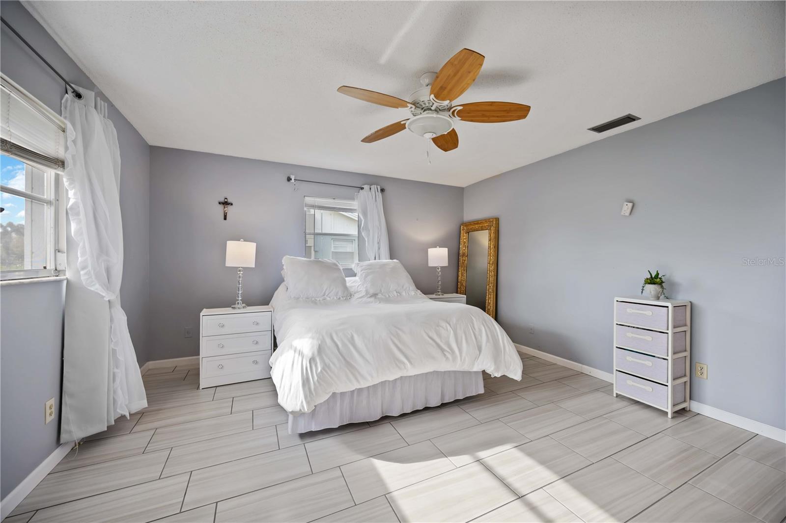 Image 34 of 56 For 181 Sandhurst Drive