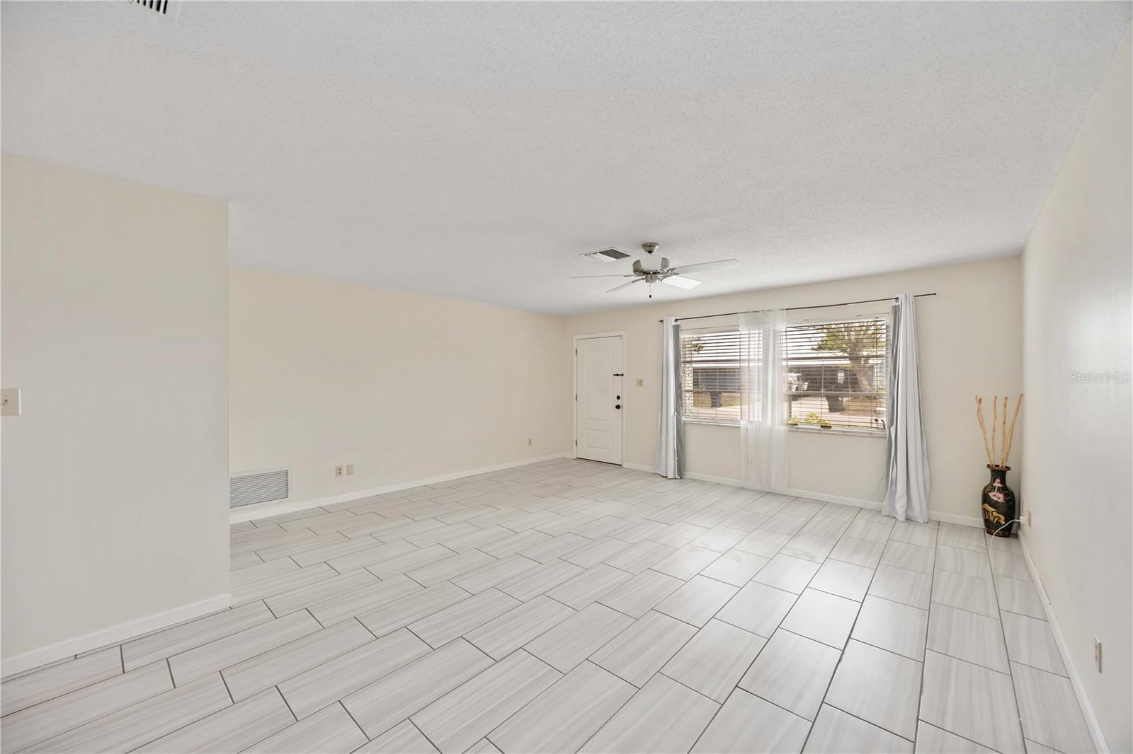 Image 4 of 56 For 181 Sandhurst Drive