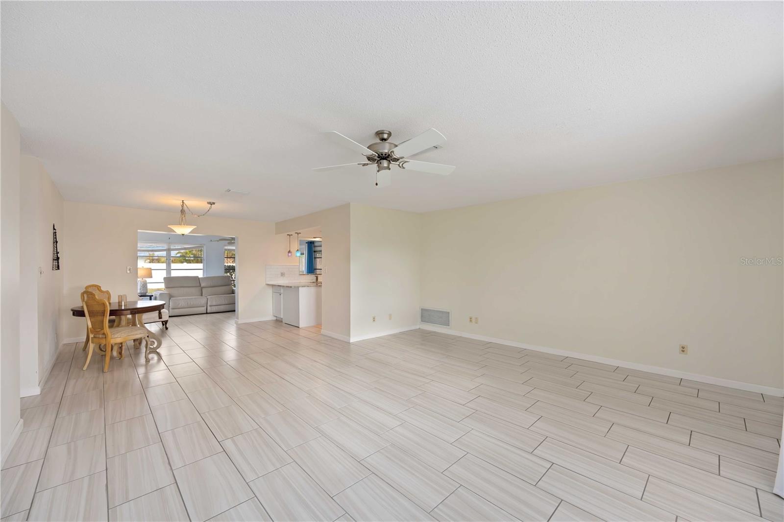 Image 7 of 56 For 181 Sandhurst Drive