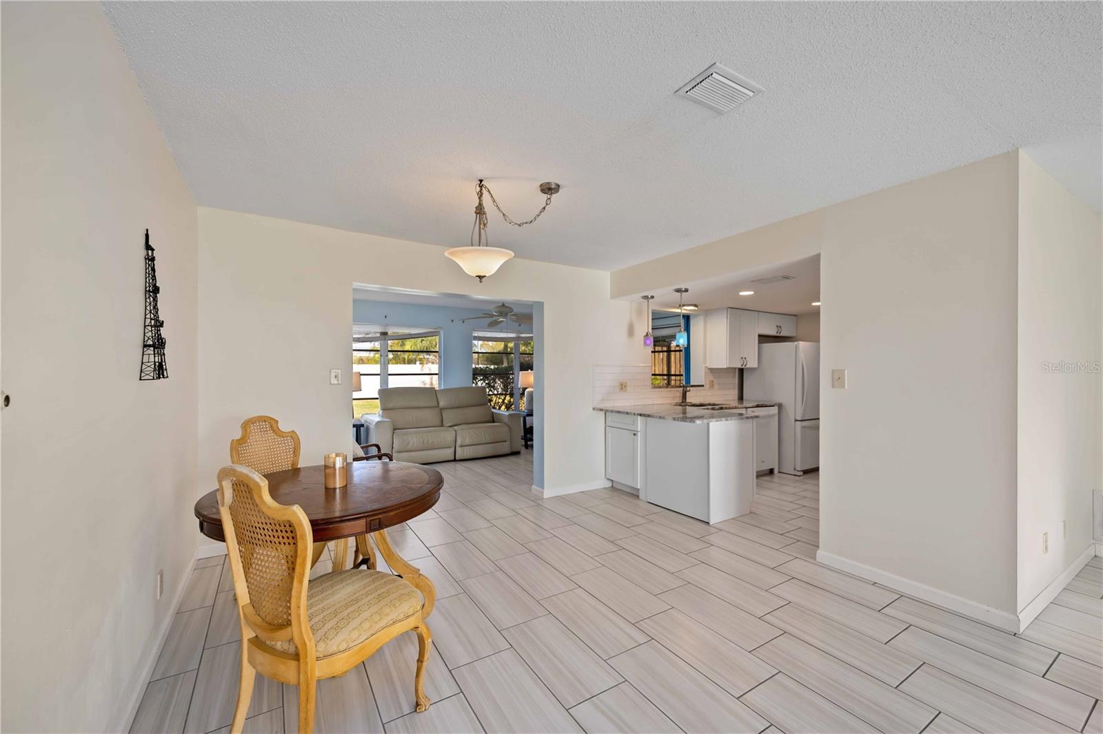 Image 8 of 56 For 181 Sandhurst Drive