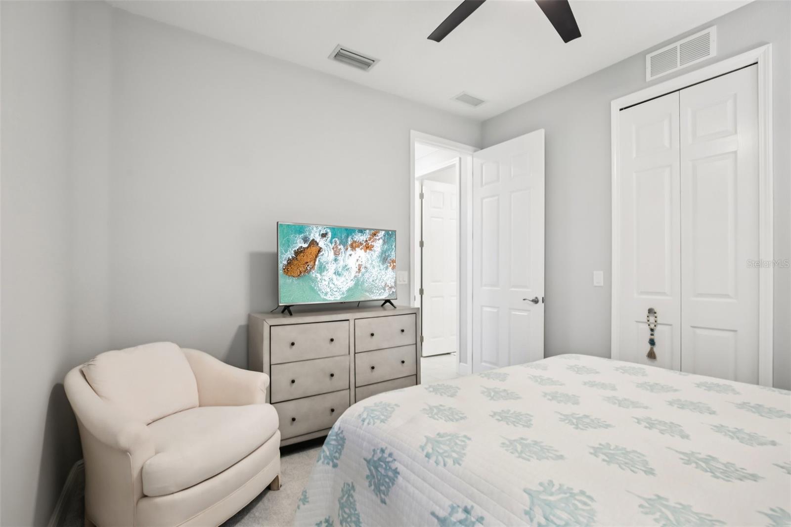 Image 16 of 33 For 2946 Trustee Avenue